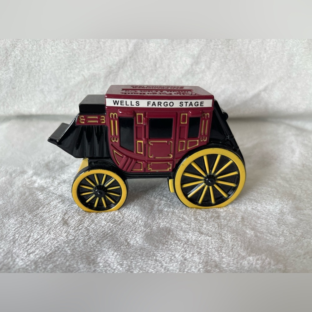 Vintage Wells Fargo heavy bank
